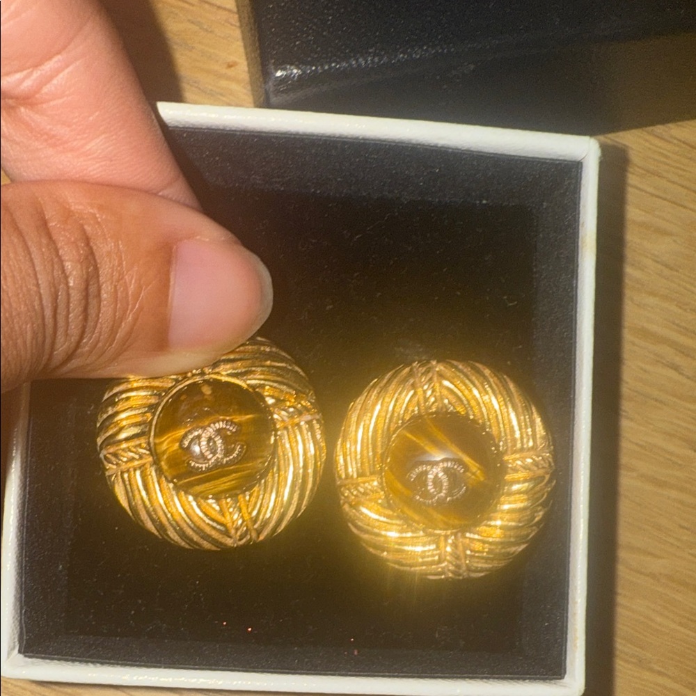 tiger eye chanel  Logo Earrings